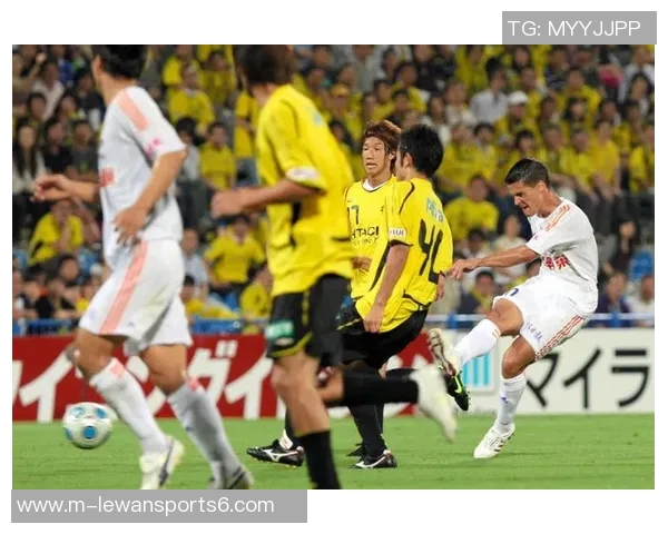 帽子戏法足球的魅力与技巧解析如何在比赛中实现精彩逆转