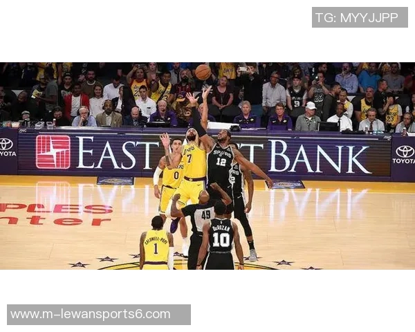 骑士队与猛龙队激战正酣谁能在这场对决中笑到最后